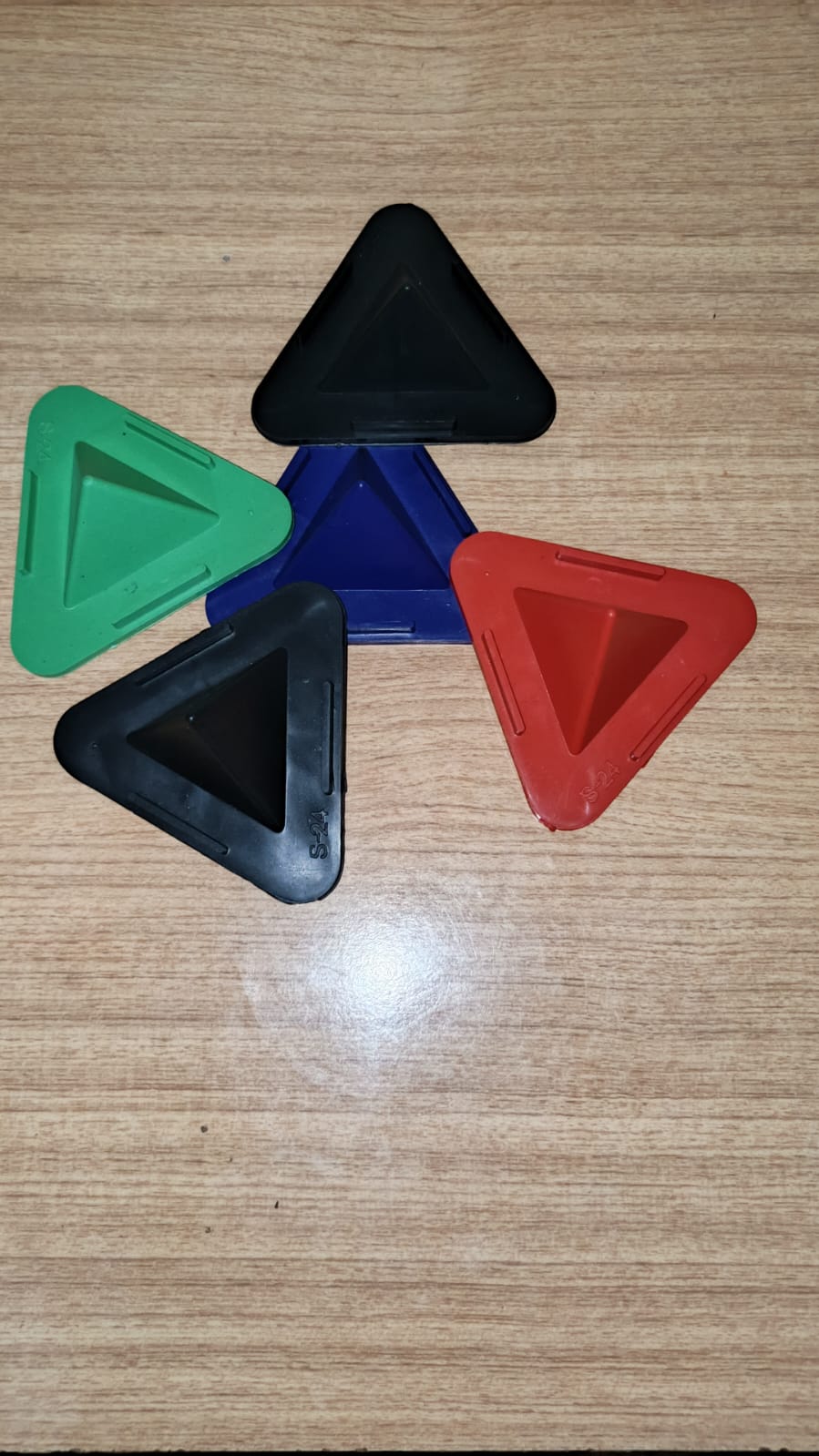 Plastic Triangle Mobile Stand Holder – Multicolor Desk Phone Holder set 5 pieces