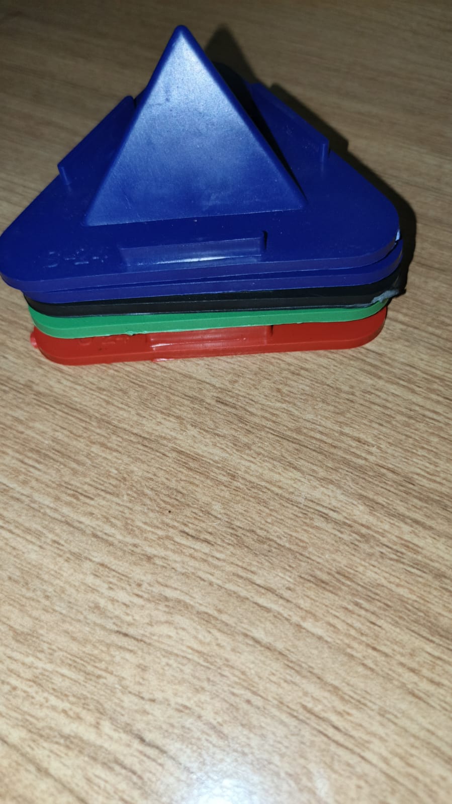 Plastic Triangle Mobile Stand Holder – Multicolor Desk Phone Holder set 5 pieces